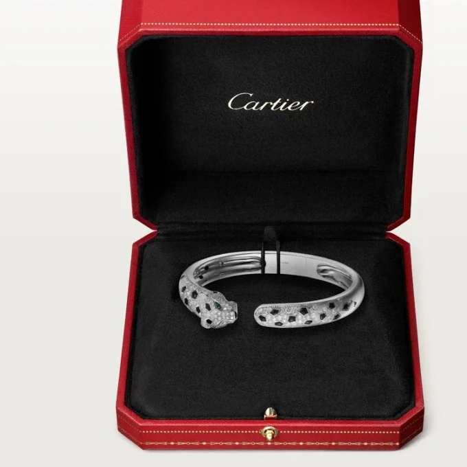 Pulsera Panthere de Cartier, modelo mediano, semipavé